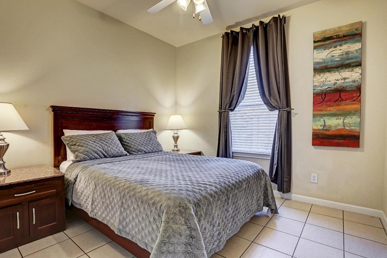 Villa Corporate 2 Bedroom Suite Furnished Condo Houston Eksteriør billede
