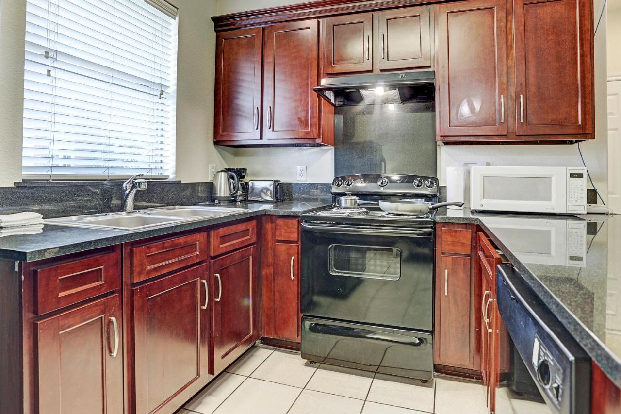 Villa Corporate 2 Bedroom Suite Furnished Condo Houston Eksteriør billede